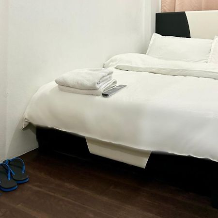 Private Room With Ac And Fan At Ekg Manila House Rental Eksteriør bilde