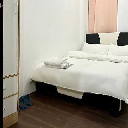 Private Room With Ac And Fan At Ekg Manila House Rental Eksteriør bilde